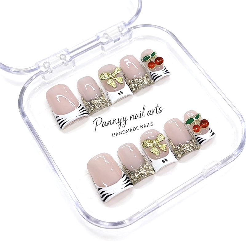 Nail Art Zebra - 덕팁 프레스온 네일 10개입 핸드메이드 누드