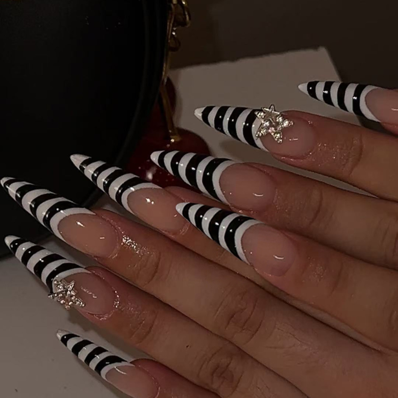 Nail Art Zebra - 24개 블랙 화이트 지브라 스트라이프 프레스온